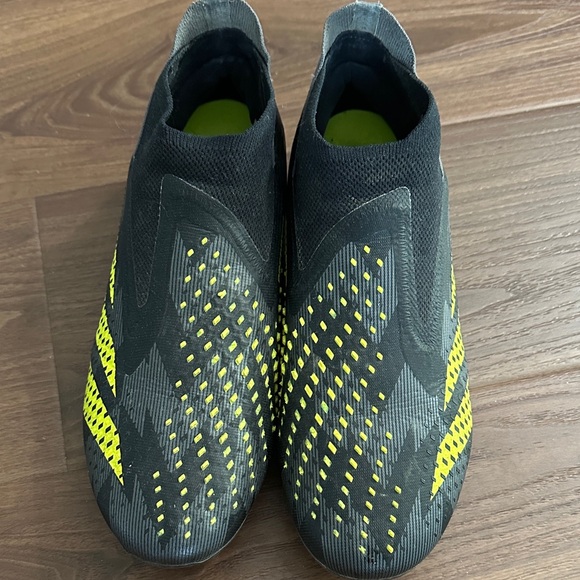 Other - Adidas predator laceless soccer cleats